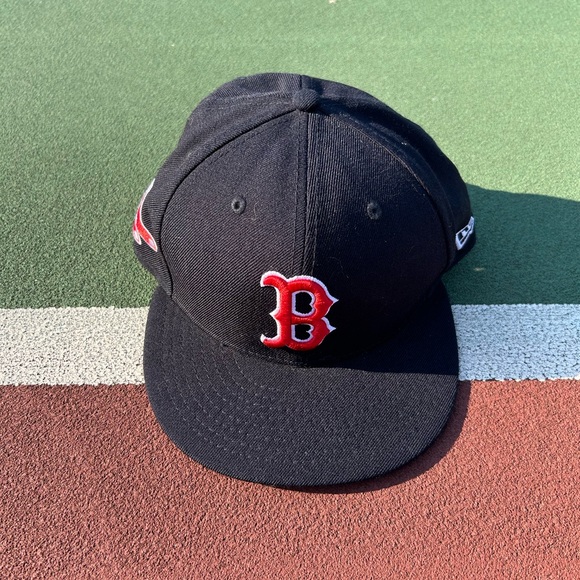 ⭐️SUPER SALE!⭐️New Era MLB Boston Red Sox SnapBack - Picture 2 of 4